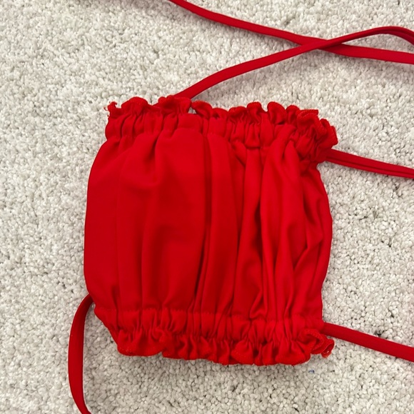 RED BIKINI - Picture 3 of 8